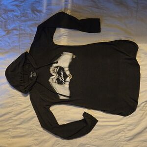 Womans long, long sleeve T shirt.  Gray.  Size M.  Made by On fire.